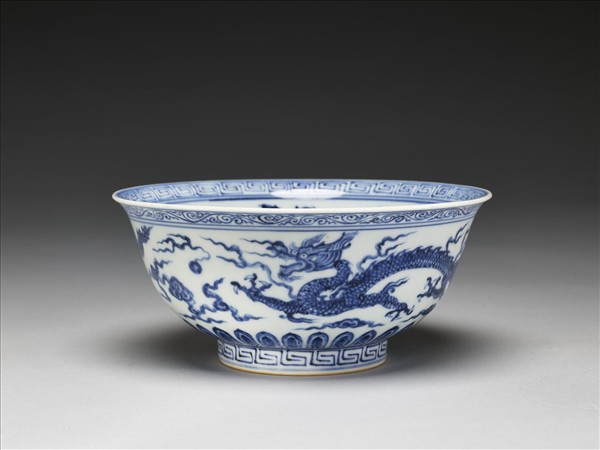 青花雙龍花卉紋碗