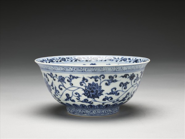 青花四季花卉紋碗