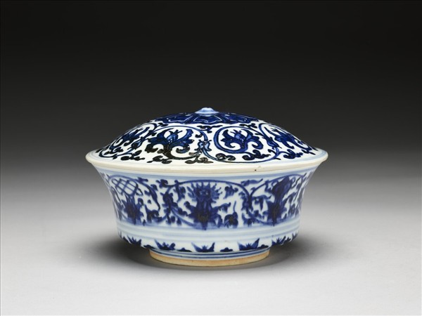 青花番蓮八寶紋蓋碗