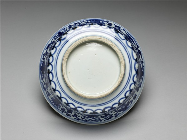 青花番蓮八寶紋蓋碗