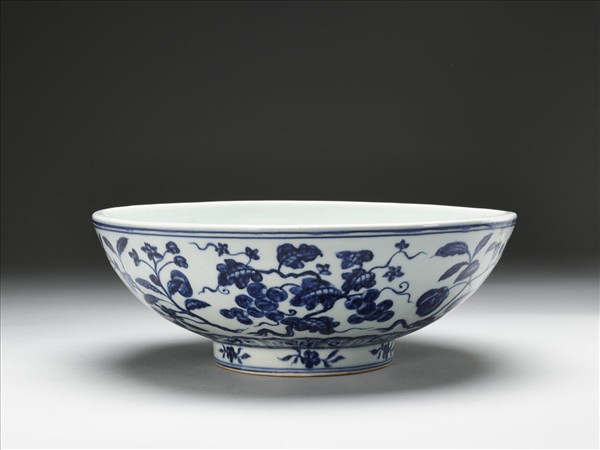 青花折枝花果紋碗