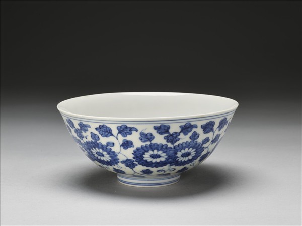青花菊花紋碗