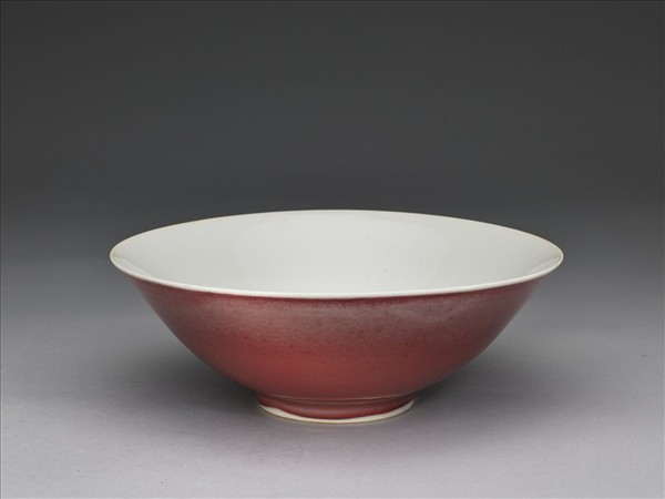 紅釉碗