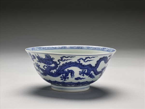 青花雙龍戲珠紋碗