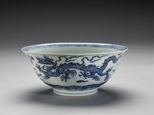 青花雙龍戲珠紋碗