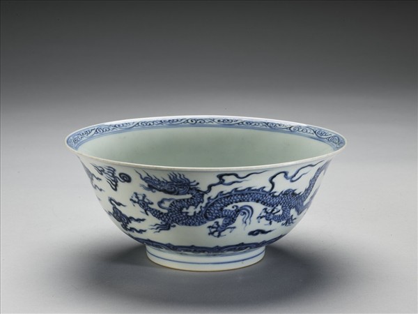 青花雙龍戲珠紋碗
