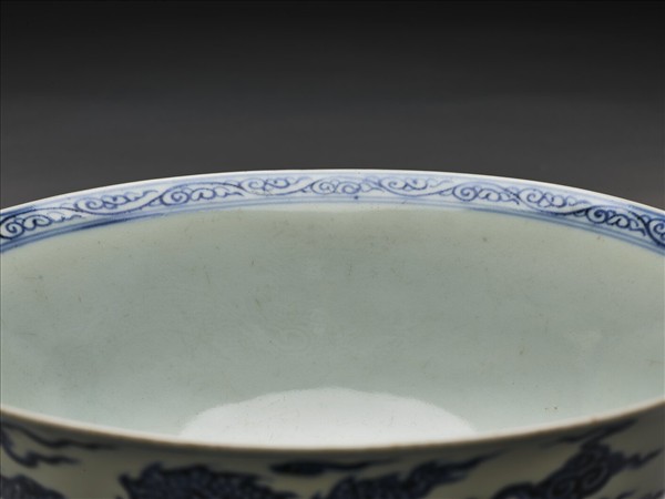 青花雙龍戲珠紋碗