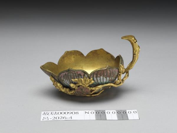 掐絲琺瑯蓮花式洗