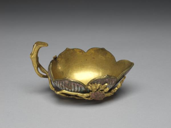 掐絲琺瑯蓮花式洗