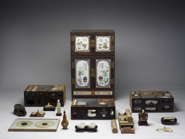 紫檀嵌彩瓷博古圖櫃