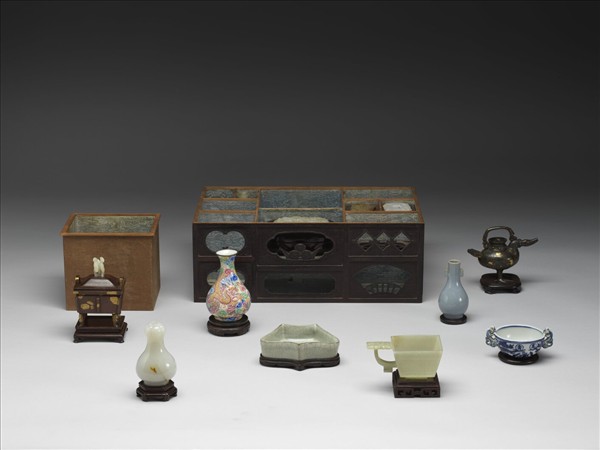 紫檀嵌彩瓷博古圖櫃