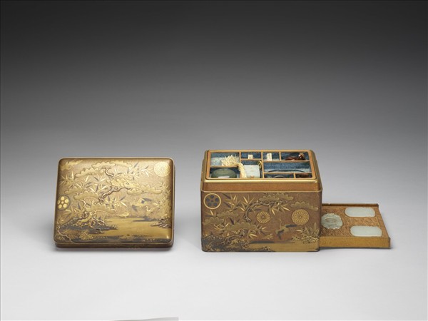 松竹龜鶴蒔繪箱