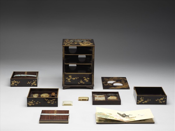 梅蒔繪四層提盒