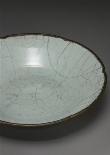 官窯 青瓷葵口盤