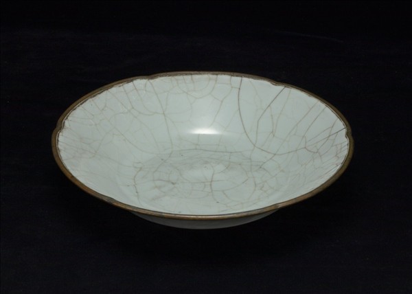 官窯 青瓷葵口盤