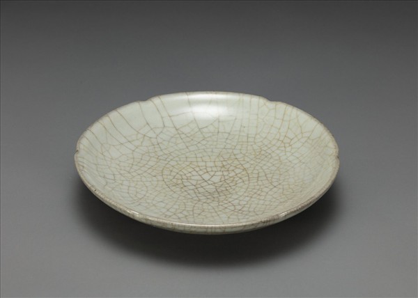 哥窯 青瓷葵口碟