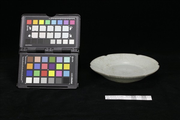 官窯 青瓷葵口碟