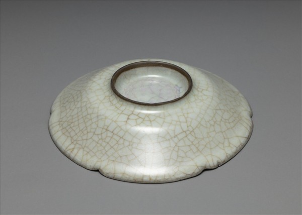 官窯 青瓷葵口碟