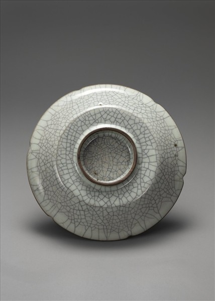 哥窯青瓷葵口盤