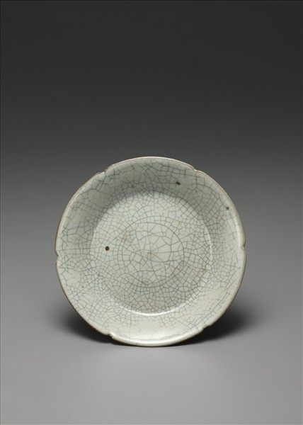 哥窯青瓷葵口盤- 故宮