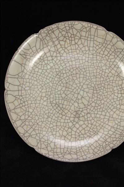 哥窯青瓷葵口盤