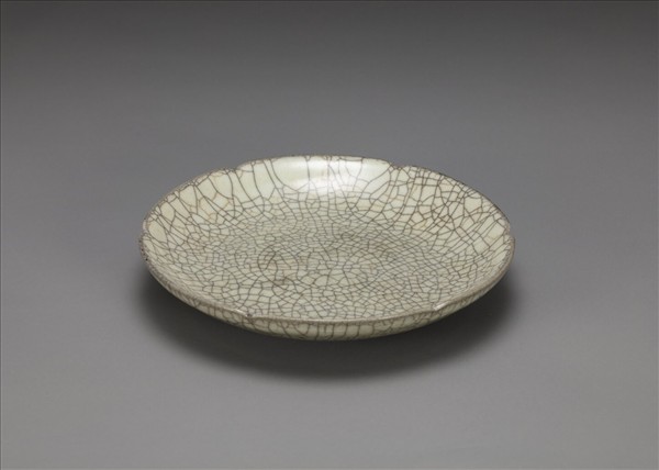 哥窯青瓷葵口盤