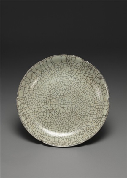 哥窯青瓷葵口盤