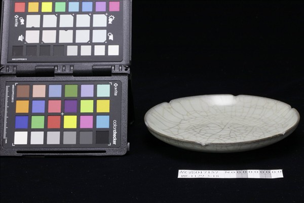 官窯 青瓷葵口碟