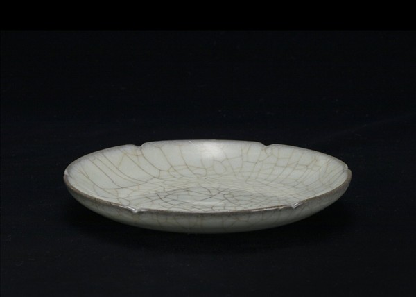 官窯 青瓷葵口碟