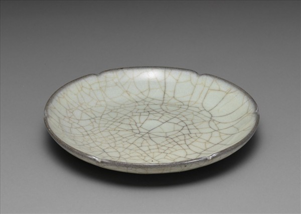 官窯 青瓷葵口碟