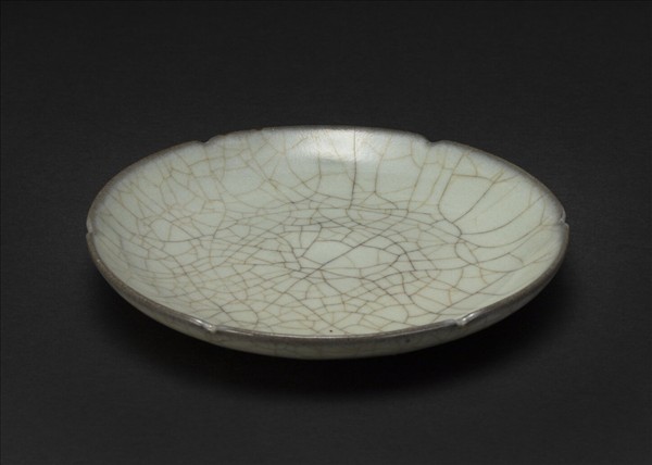 官窯 青瓷葵口碟