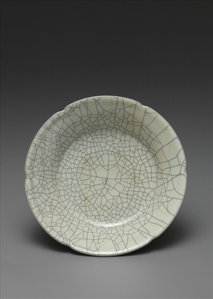 青瓷葵口盤