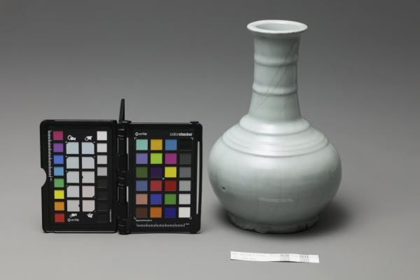 官窯 青瓷弦紋瓶