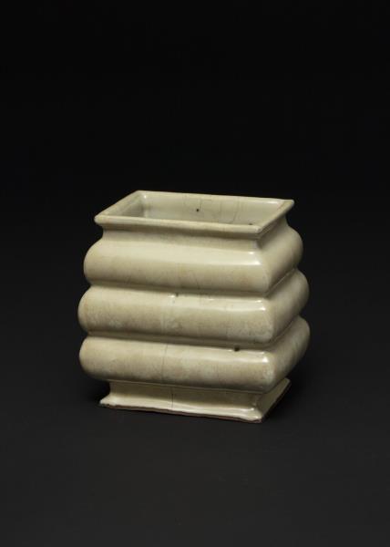 官窯 青瓷三登方壺