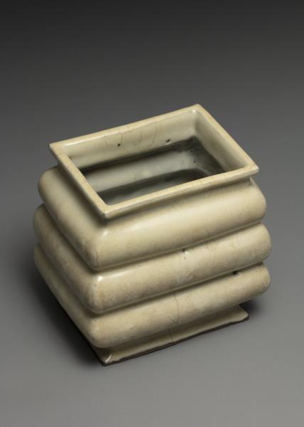 官窯 青瓷三登方壺