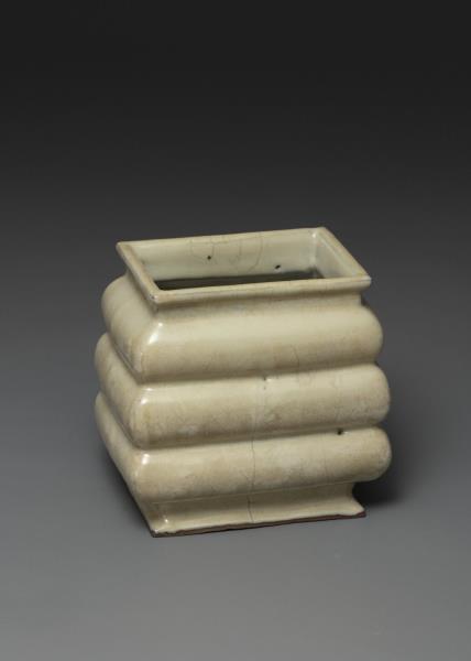 官窯 青瓷三登方壺