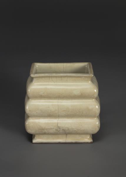 官窯 青瓷三登方壺