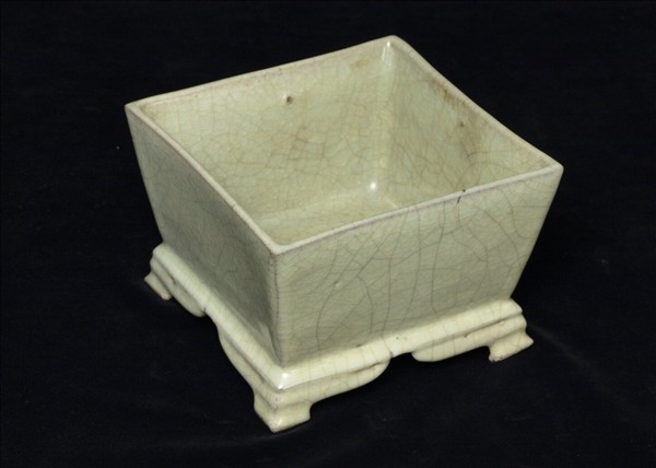 官窯 青瓷方爐