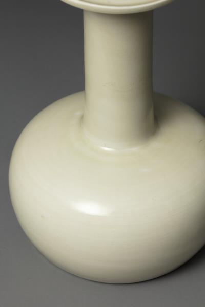 定窯 白瓷盤口紙槌瓶
