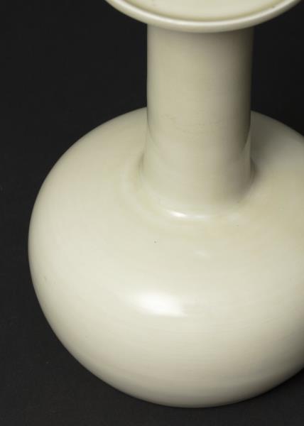 定窯 白瓷盤口紙槌瓶
