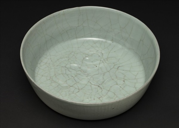 官窯 青瓷印花龍紋洗