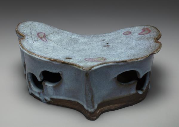 鈞窯 天青釉紫斑如意枕