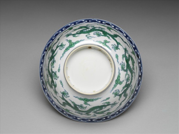 青花綠彩五龍紋碗