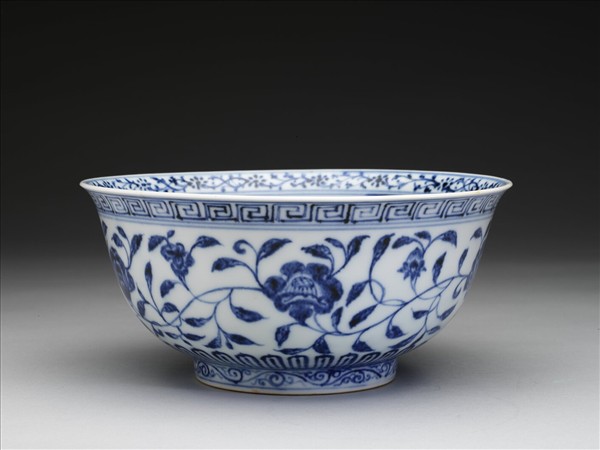 青花四季花卉紋碗
