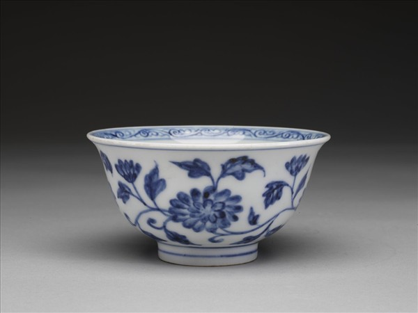 青花菊花紋碗