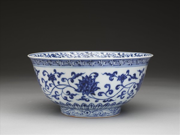 青花四季花卉紋碗