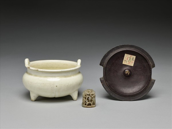 彭城窯 白瓷繩耳鼎式爐