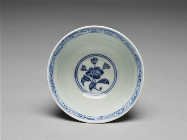 青花番蓮紋碗