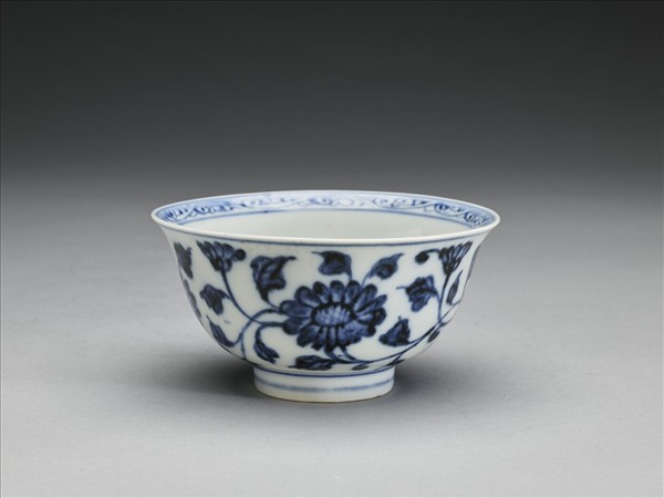 青花菊花紋碗