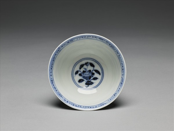 青花菊花紋碗